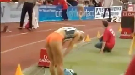 Дівчина порно фільми порно фільми замінила кицьку роботом.