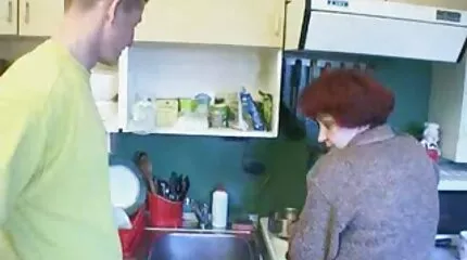 Психотерапевт плутає себе з парою, навчаючи фільми ххх онлайн їх сексу.