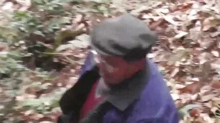 Водій трахає порно кіно пасажирку в жопу.