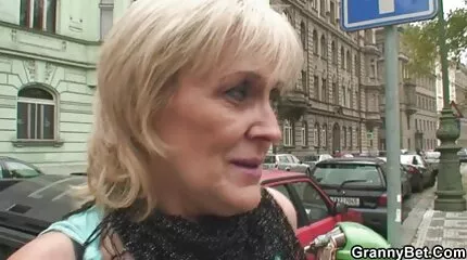 Лесбіянки труться російські порно фільми своїми яйцями і стогнуть від Куні