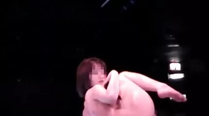 Лесбіянка обожнює пестити анус порно фільми відео свого хлопця, який лиже її своєю мовою.